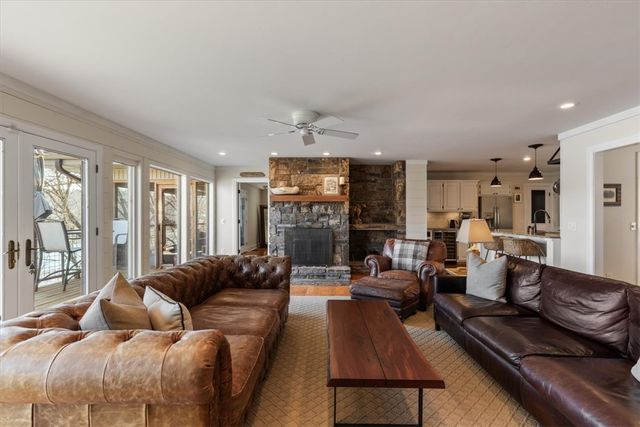 1 Wembly Circle, Bella Vista, AR 72715