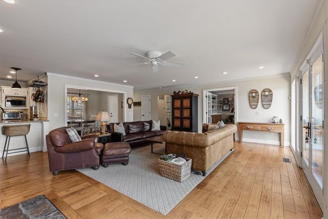 1 Wembly Circle, Bella Vista, AR 72715