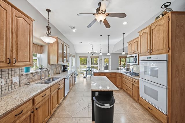 594 S 282nd East Avenue, Catoosa, OK 74015