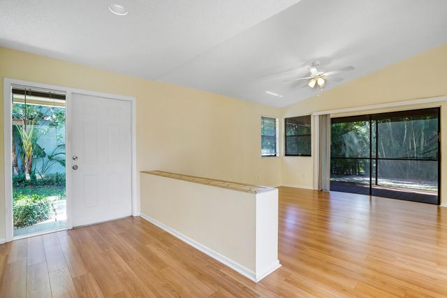 1080 NW 19th Terrace, Delray Beach, FL 33445