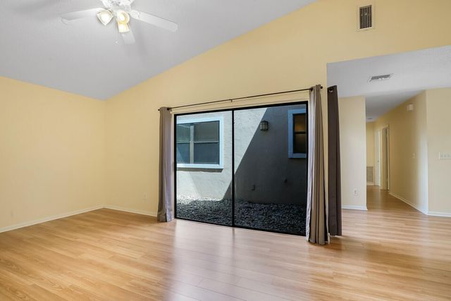 1080 NW 19th Terrace, Delray Beach, FL 33445