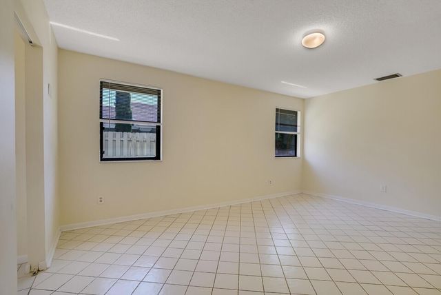 1080 NW 19th Terrace, Delray Beach, FL 33445