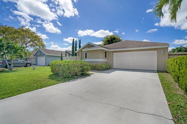 1080 NW 19th Terrace, Delray Beach, FL 33445