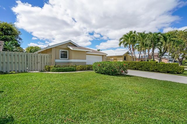 1080 NW 19th Terrace, Delray Beach, FL 33445