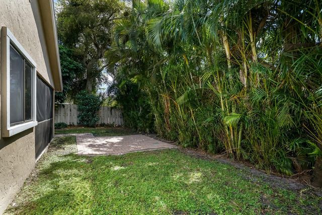 1080 NW 19th Terrace, Delray Beach, FL 33445