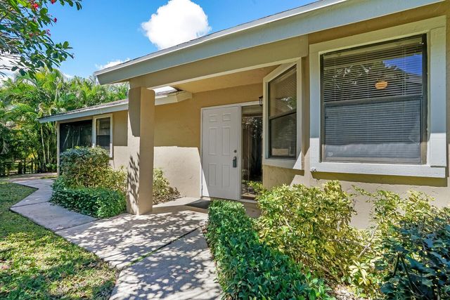 1080 NW 19th Terrace, Delray Beach, FL 33445