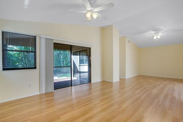 1080 NW 19th Terrace, Delray Beach, FL 33445