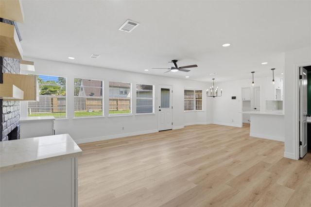 16306 Mill Point, Houston, TX 77059