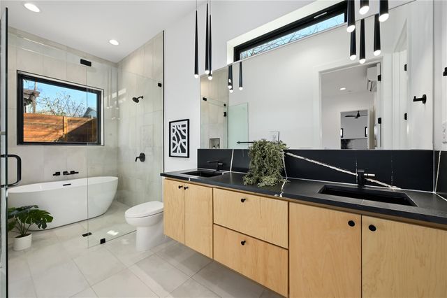 1411 Clifford DR, Austin, TX 78702