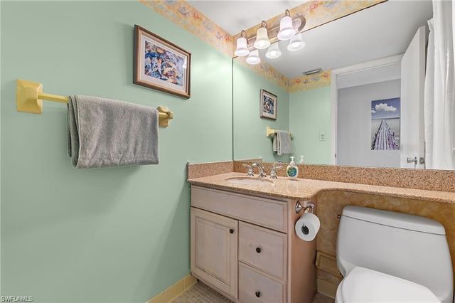 5 Bluebill AVE 403, Naples, FL 34108