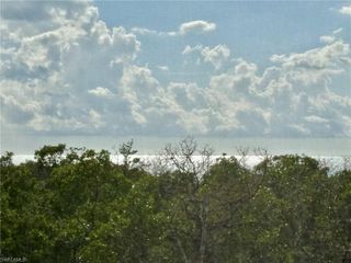 5 Bluebill AVE 403, Naples, FL 34108