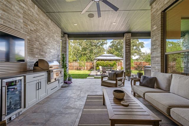 311 Waters Edge Drive, Argyle, TX 76226