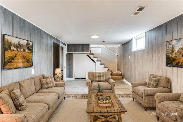 1727 N Northeast Parkway, Wichita, KS 67208
