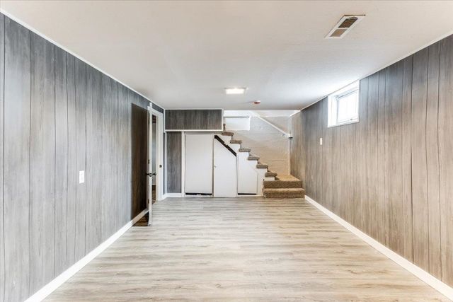 1727 N Northeast Parkway, Wichita, KS 67208