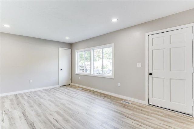 1727 N Northeast Parkway, Wichita, KS 67208
