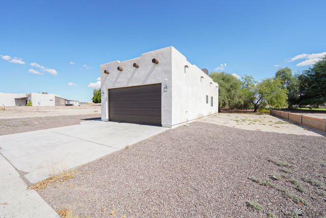 28451 Telegraph Ave, Wellton, AZ 85356