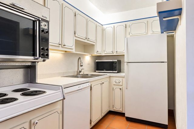 8018 SW 103rd Avenue, Miami, FL 33173