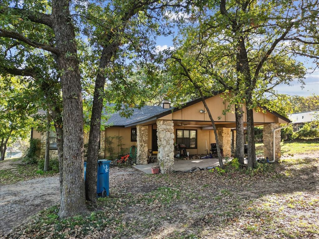 8123 Hilltop Road, Argyle, TX 76226 — exterior