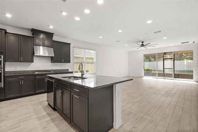 1151 LAKESIDE ESTATES DRIVE, Apopka, FL 32703