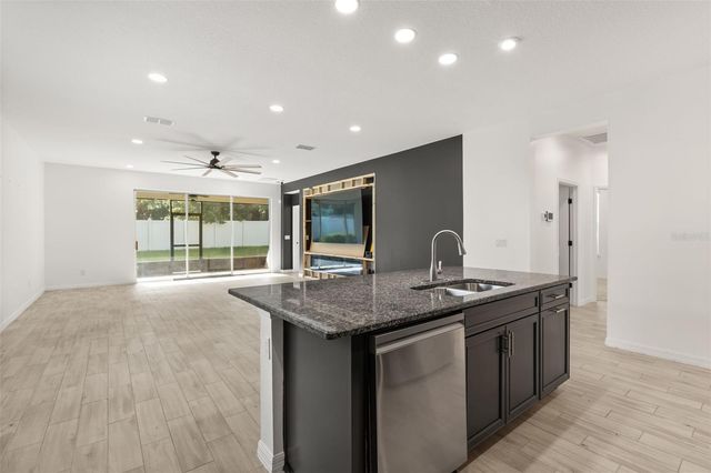 1151 LAKESIDE ESTATES DRIVE, Apopka, FL 32703