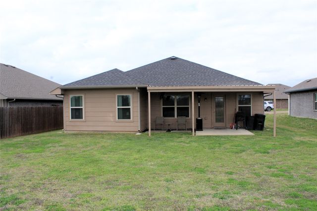 515 Cottage Row, Mabank, TX 75147