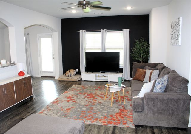 515 Cottage Row, Mabank, TX 75147