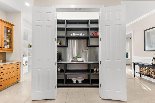 653 OLD EAST LAKE ROAD, Tarpon Springs, FL 34688