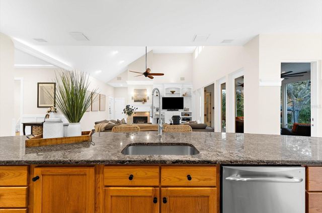 653 OLD EAST LAKE ROAD, Tarpon Springs, FL 34688