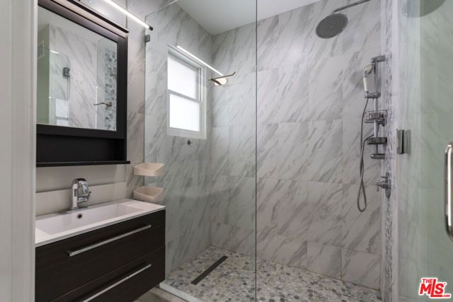 1810 Westmoreland Boulevard, Los Angeles, CA 90006