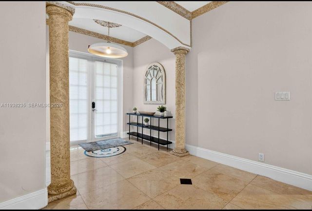 832 Hollywood Blvd, Hollywood, FL 33019