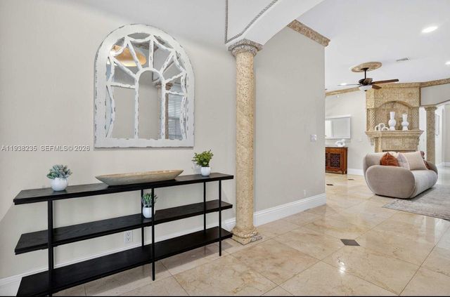 832 Hollywood Blvd, Hollywood, FL 33019