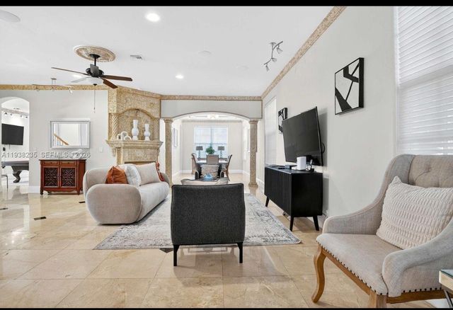 832 Hollywood Blvd, Hollywood, FL 33019