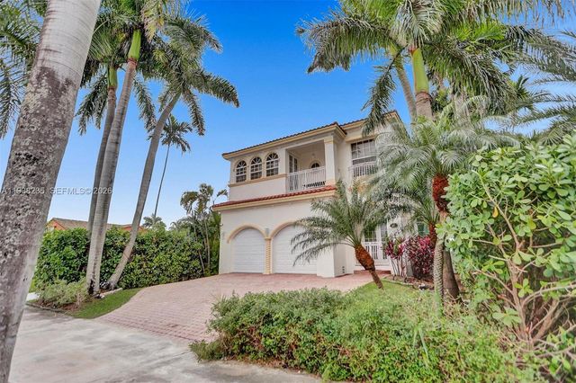 832 Hollywood Blvd, Hollywood, FL 33019