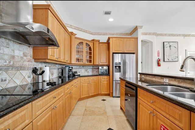 832 Hollywood Blvd, Hollywood, FL 33019