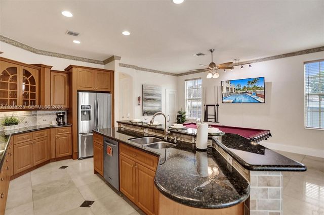 832 Hollywood Blvd, Hollywood, FL 33019