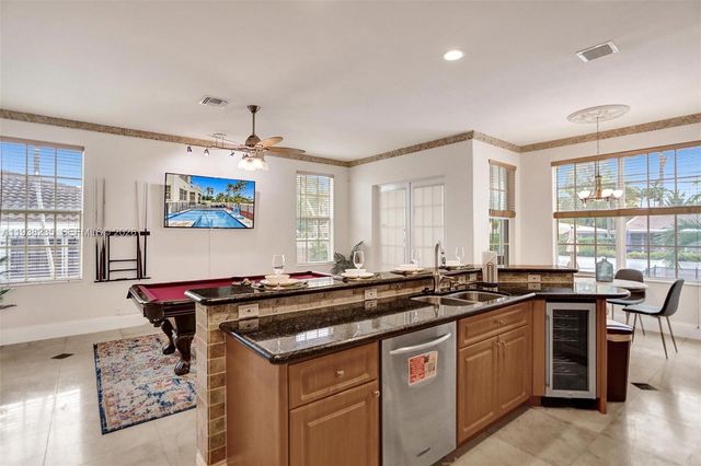 832 Hollywood Blvd, Hollywood, FL 33019