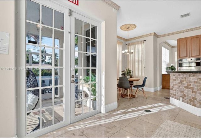 832 Hollywood Blvd, Hollywood, FL 33019