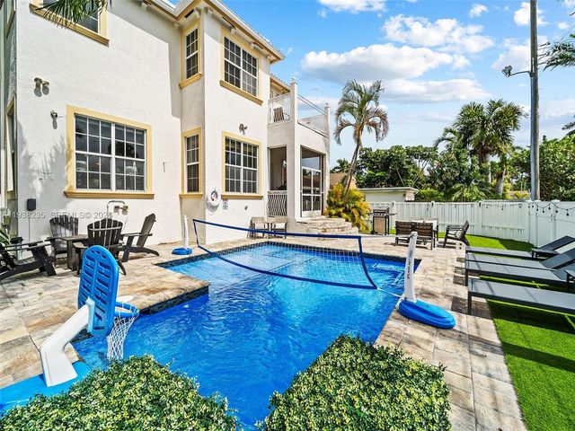 832 Hollywood Blvd, Hollywood, FL 33019