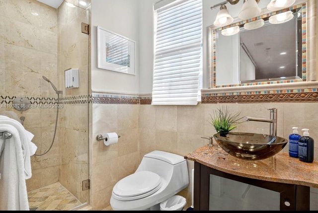 832 Hollywood Blvd, Hollywood, FL 33019