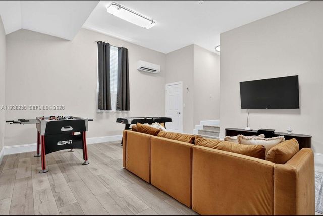 832 Hollywood Blvd, Hollywood, FL 33019