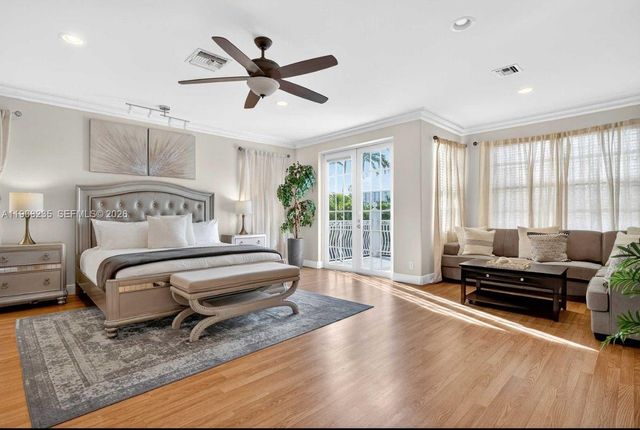 832 Hollywood Blvd, Hollywood, FL 33019