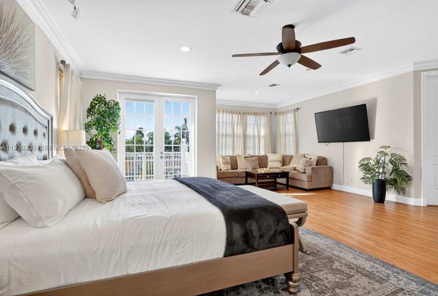 832 Hollywood Blvd, Hollywood, FL 33019