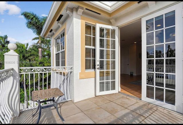 832 Hollywood Blvd, Hollywood, FL 33019