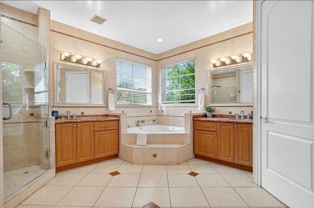 832 Hollywood Blvd, Hollywood, FL 33019