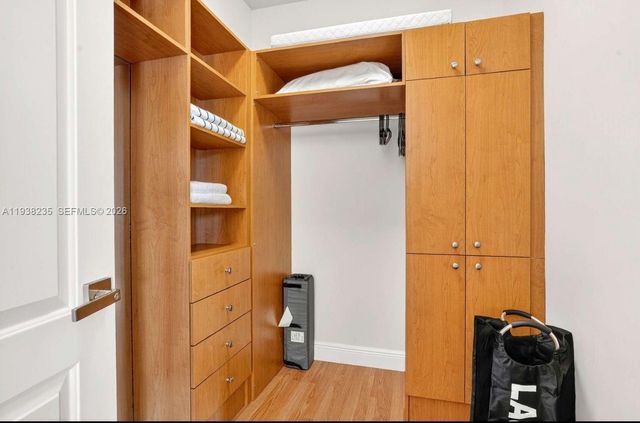 832 Hollywood Blvd, Hollywood, FL 33019