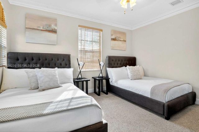 832 Hollywood Blvd, Hollywood, FL 33019