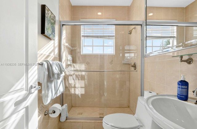 832 Hollywood Blvd, Hollywood, FL 33019