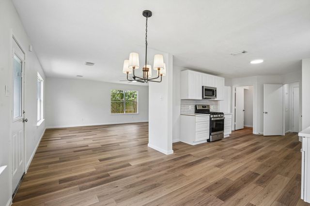 4419 Crossvine Avenue, Baytown, TX 77521