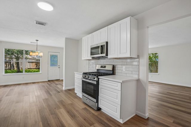 4419 Crossvine Avenue, Baytown, TX 77521