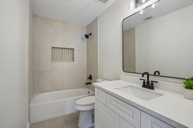 4419 Crossvine Avenue, Baytown, TX 77521